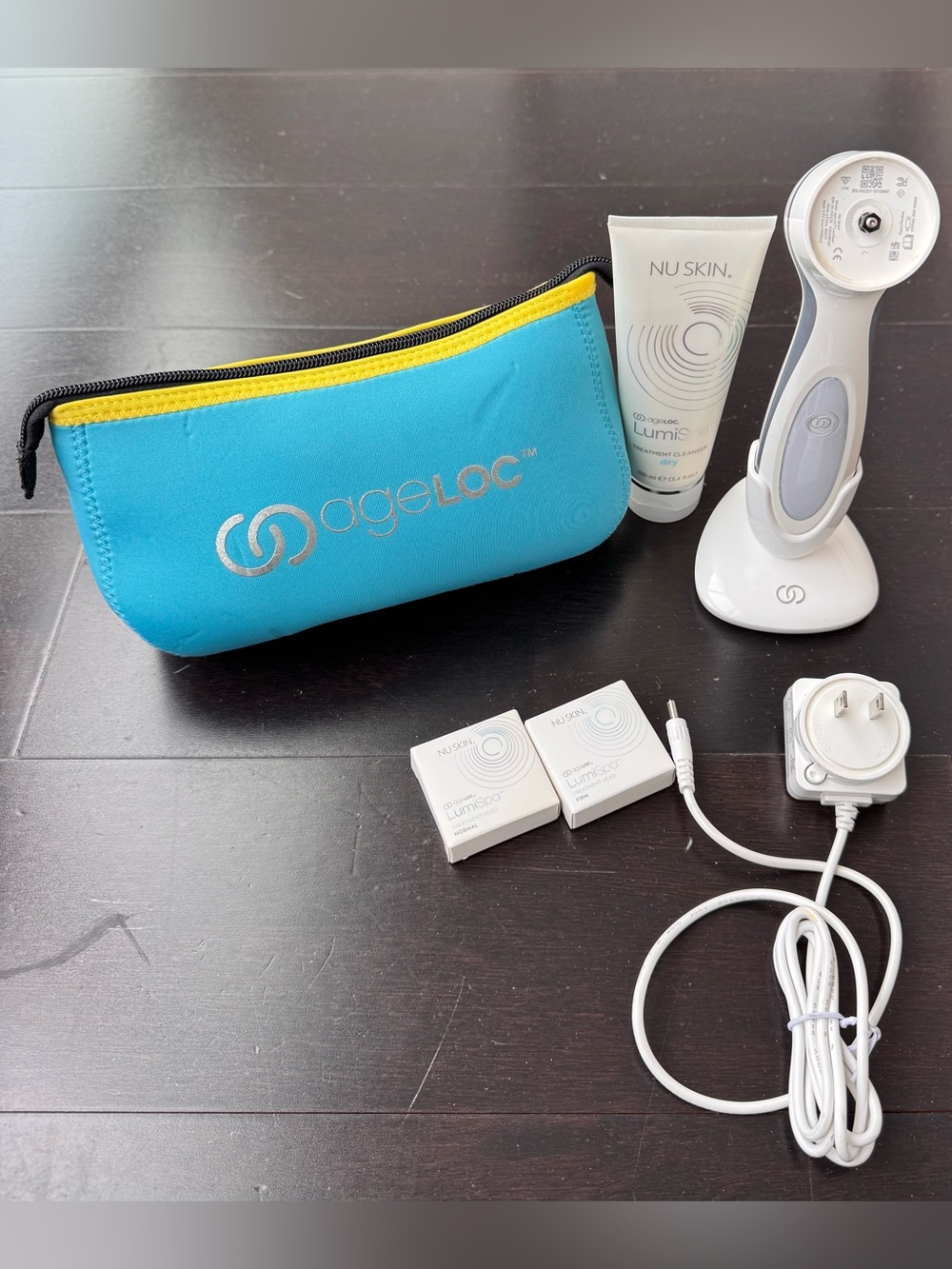 Nu Skin ageLOC LumiSpa skincare device + cleanser + new 2 heads